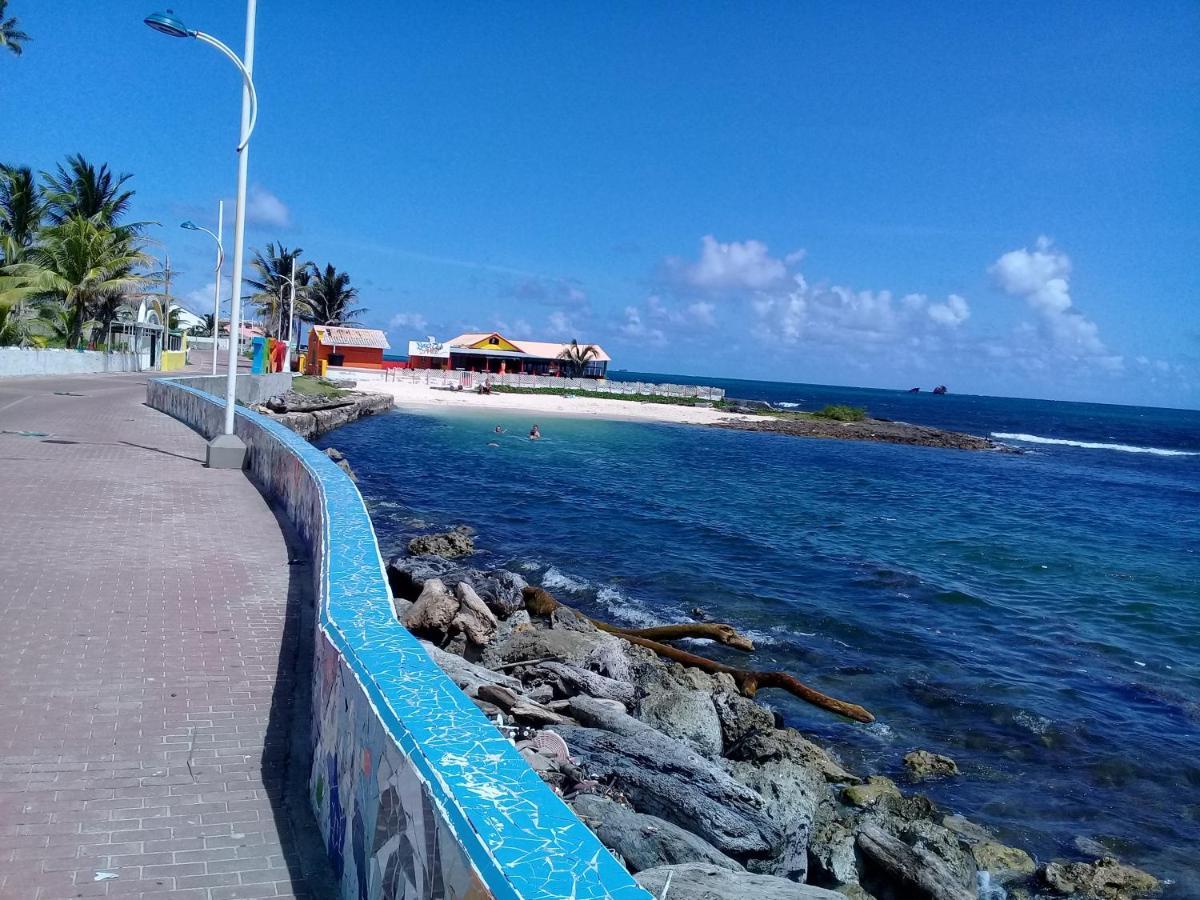Victoria'S Gennie Bay Village Hostal San Andrés エクステリア 写真
